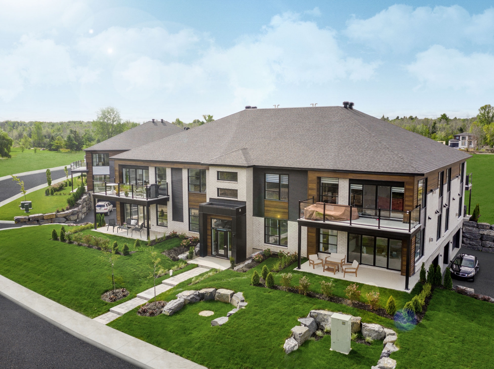 DMI Le Riviera Condos in Carignan