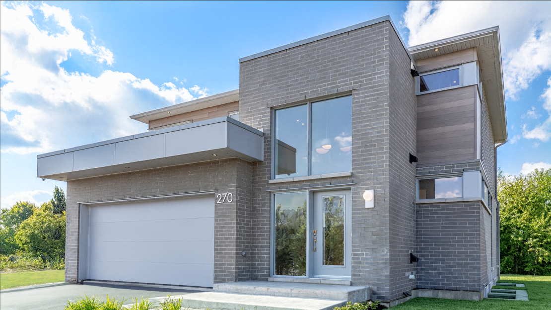 371 Boulevard Saint-Luc — photo 2