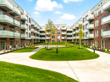 Gardenia havre de verdure - Location neuve  Laval-des-Rapides avec units modles En occupation dans Saint-Henri: < 300 000 $