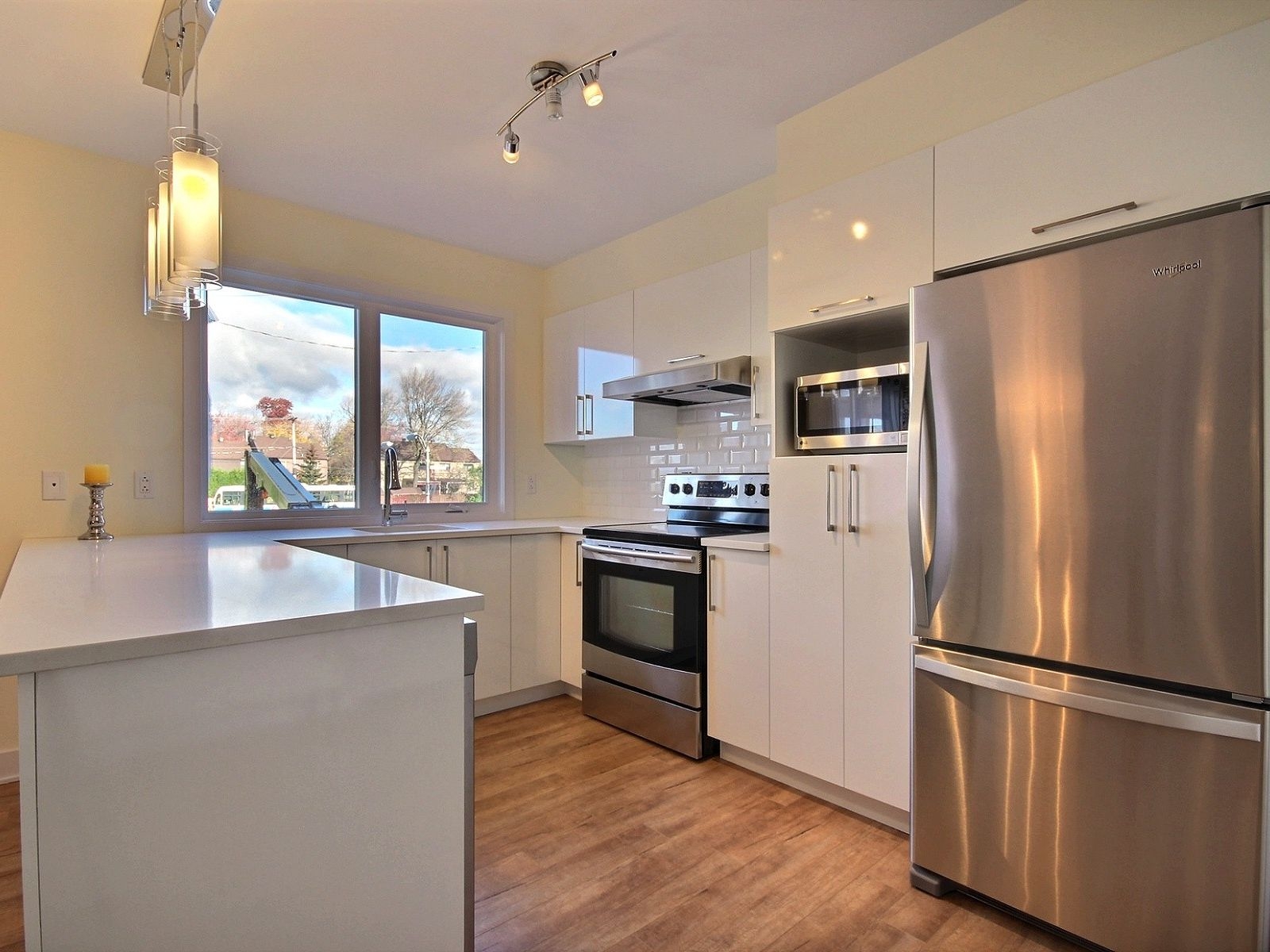 Domaine Pointe de l'Île Condos à PointeauxTrembles