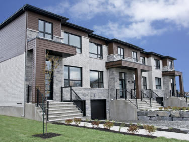 Horizon - Phase 9 - Maisons neuves à Saint-Ferréol-les-Neiges avec unités modèles en occupation en construction avec stationnement intérieur: 600 001 $ - 700 000 $ | Guide Habitation